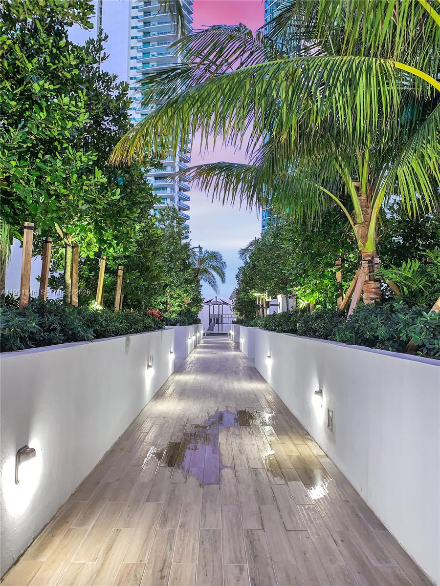 851 NE 1st Ave #3411 Miami, FL 33132