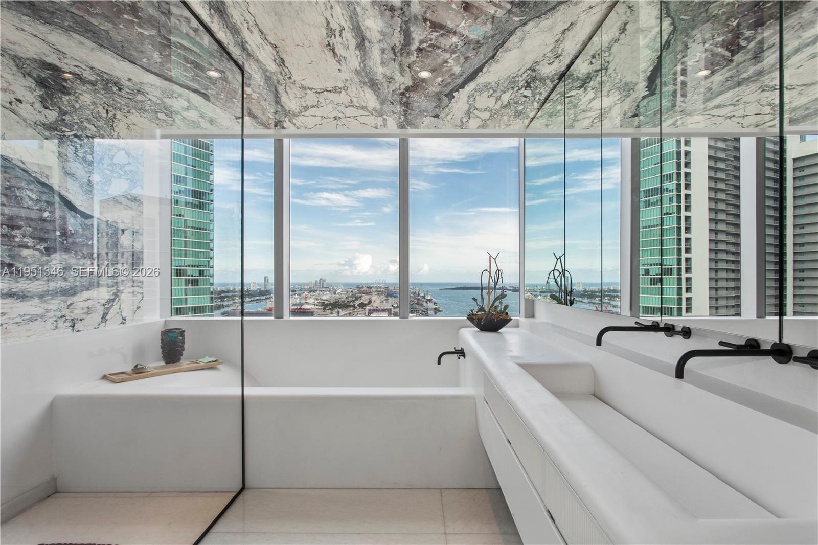 851 NE 1st Ave #3411 Miami, FL 33132