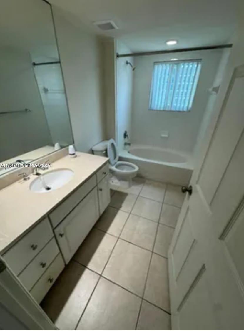 image Cite on the Bay East8