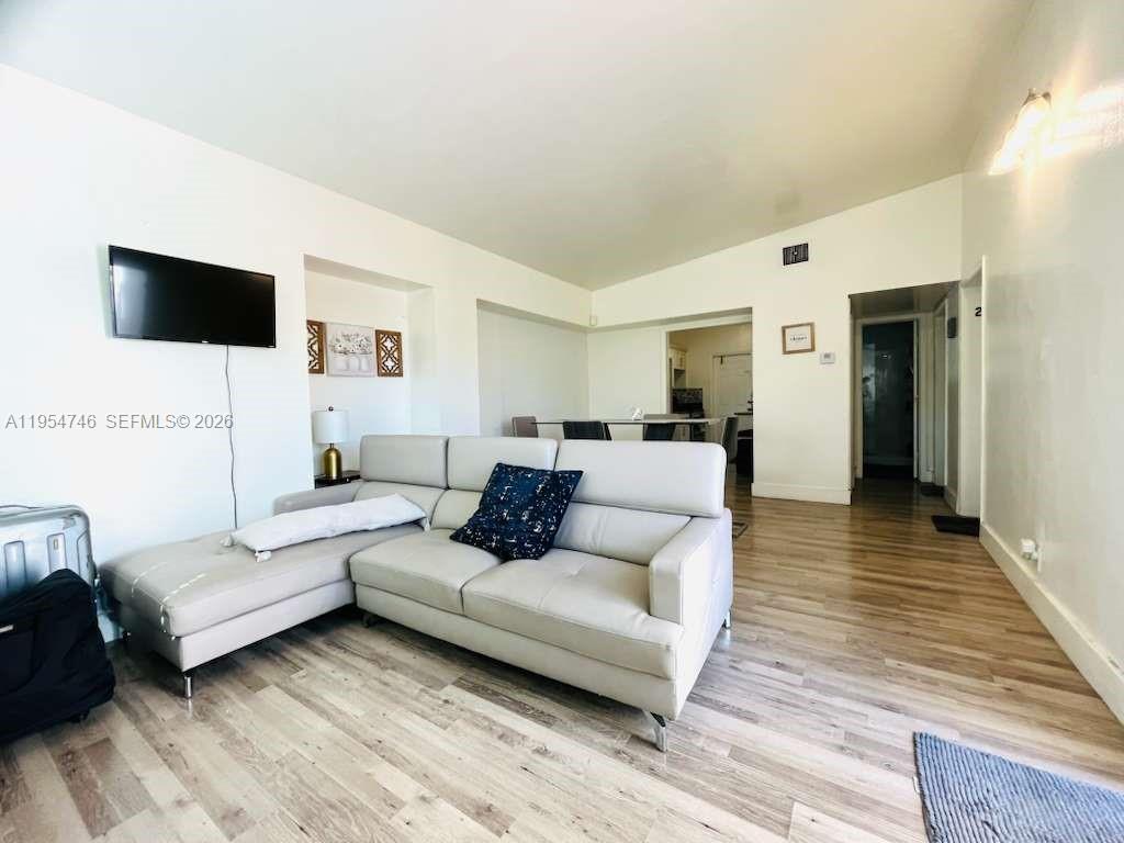 3101 SW 18th St Miami, FL 33145