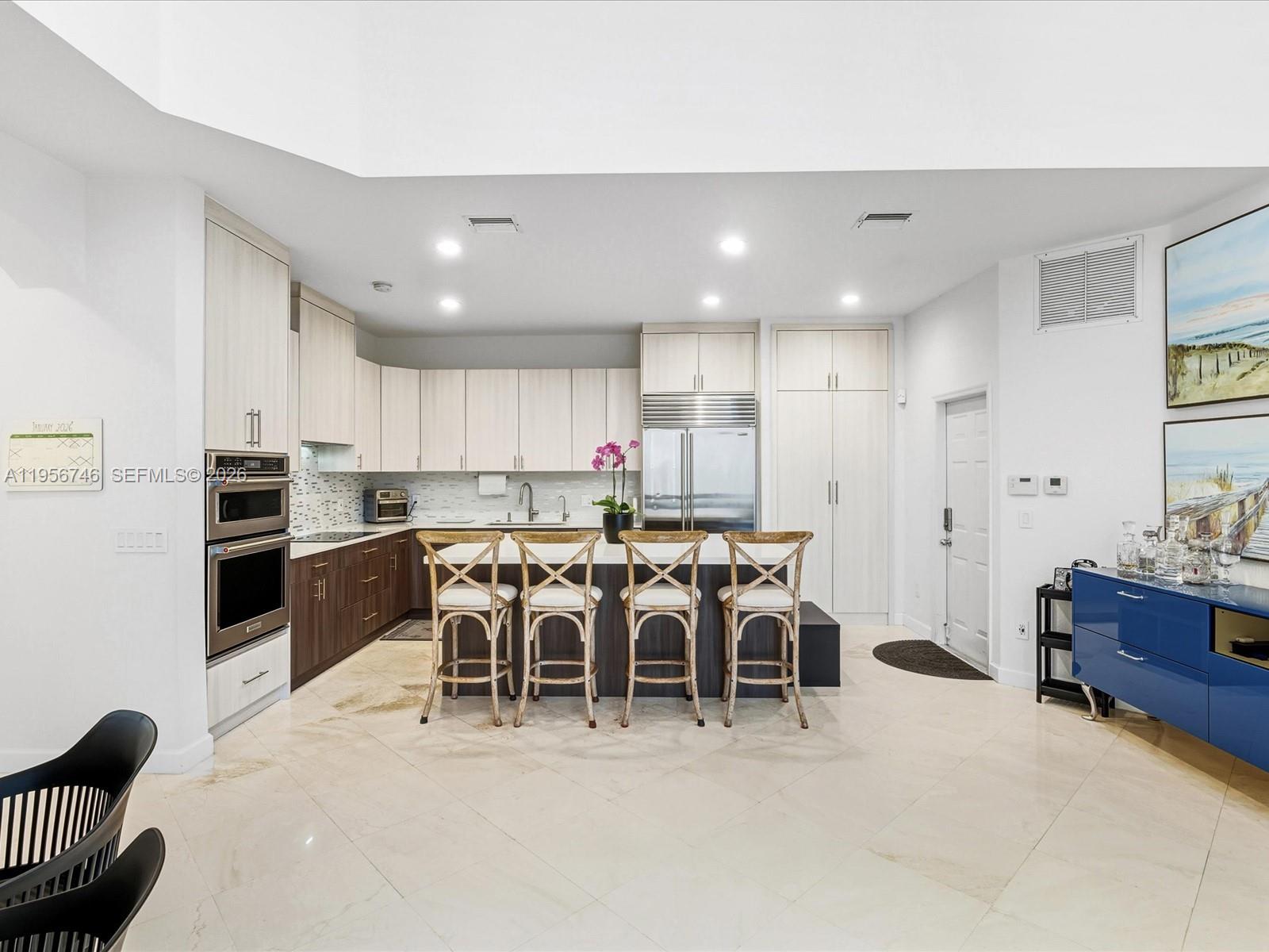 3960 194th Trl Sunny Isles Beach, FL 33160