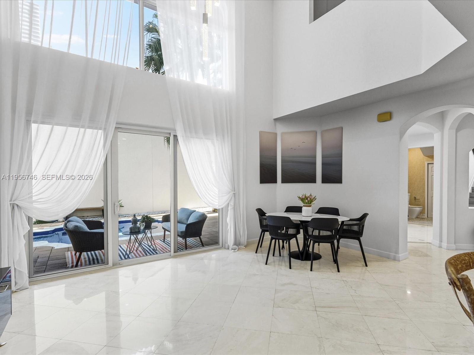 3960 194th Trl Sunny Isles Beach, FL 33160