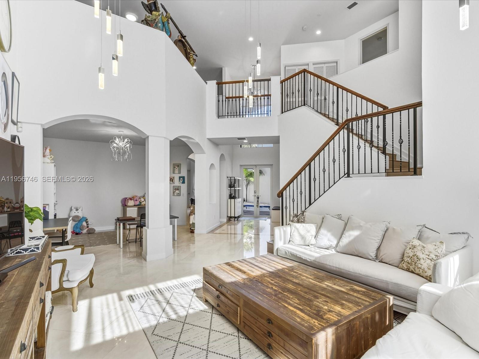 3960 194th Trl Sunny Isles Beach, FL 33160