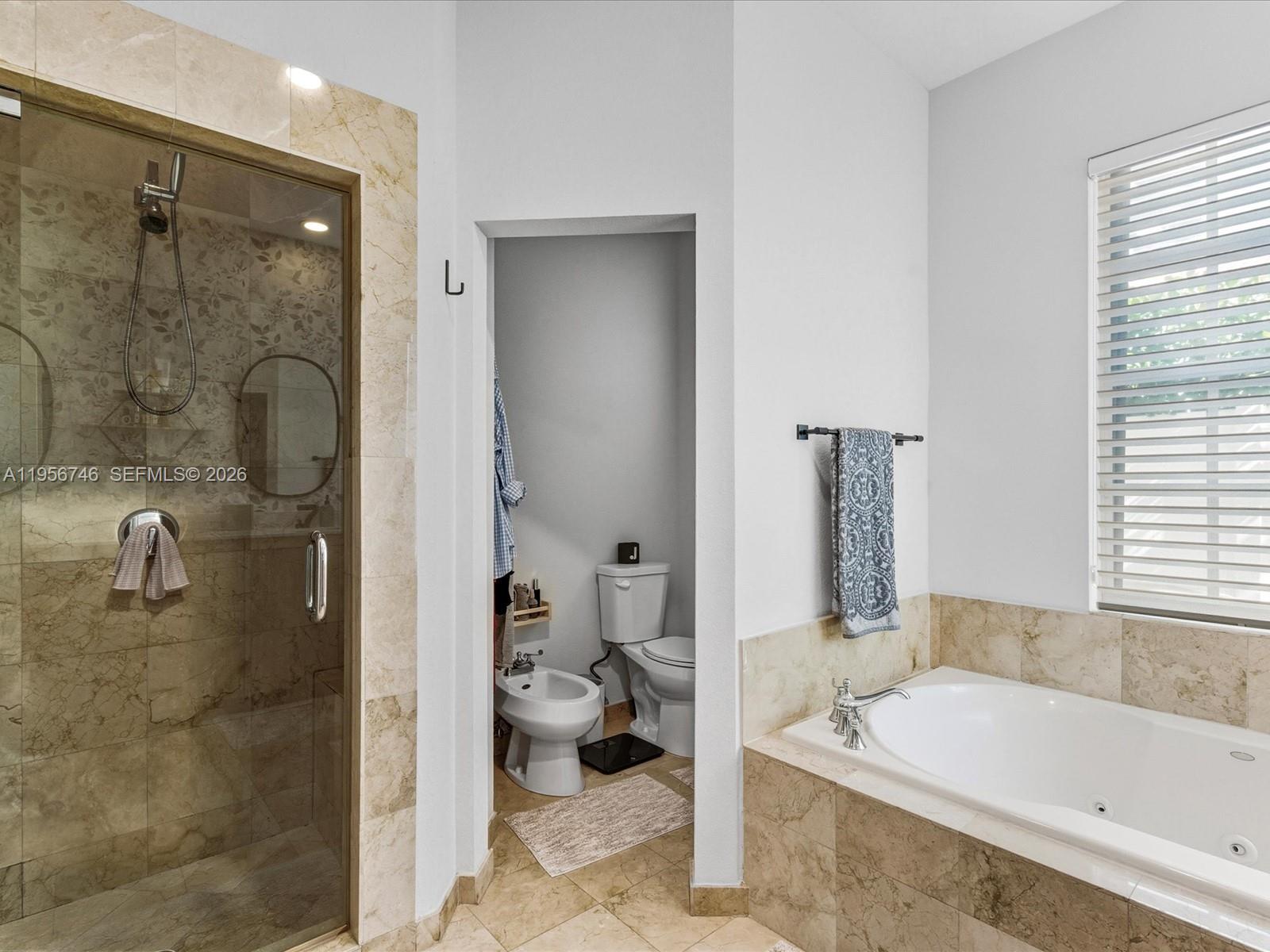 3960 194th Trl Sunny Isles Beach, FL 33160