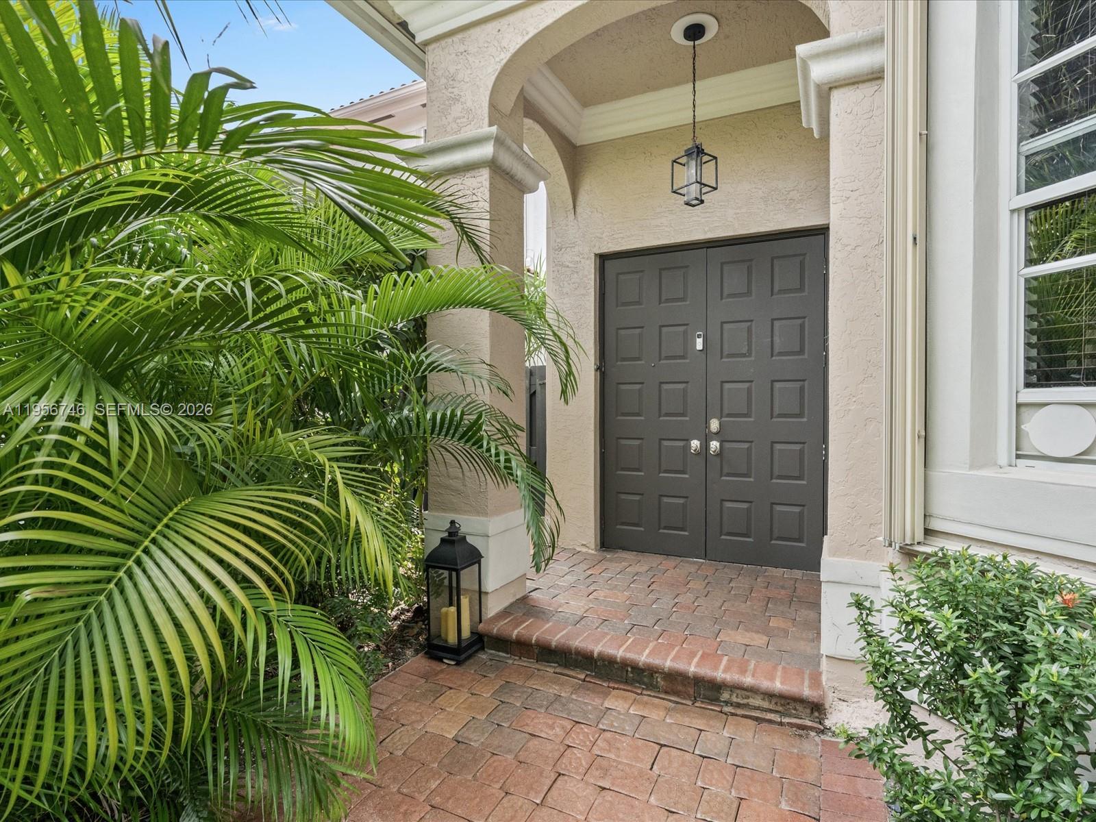 3960 194th Trl Sunny Isles Beach, FL 33160