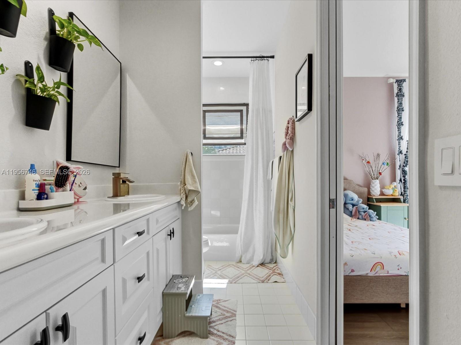 3960 194th Trl Sunny Isles Beach, FL 33160