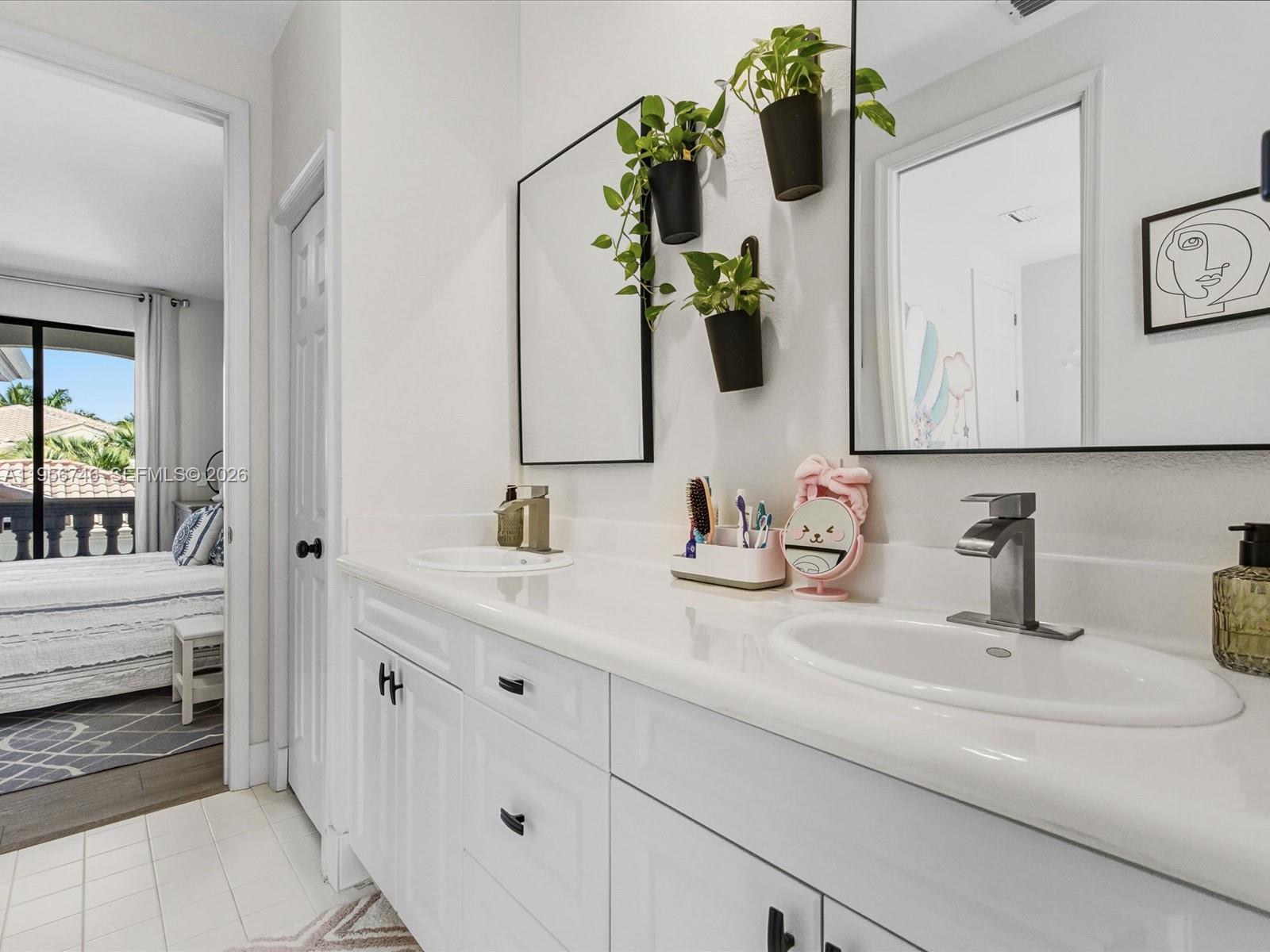 3960 194th Trl Sunny Isles Beach, FL 33160