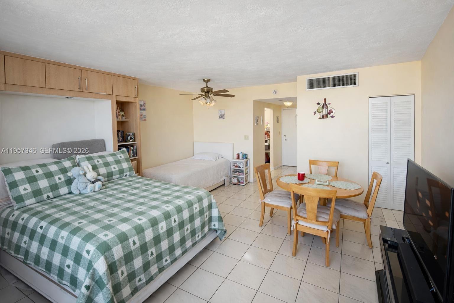 2899 Collins Ave #1234 Miami Beach, FL 33140