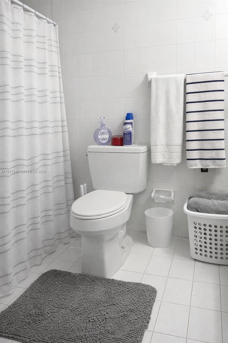 2899 Collins Ave #1234 Miami Beach, FL 33140