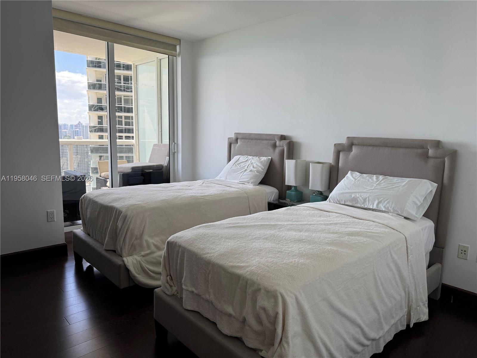 image Beach Club 212