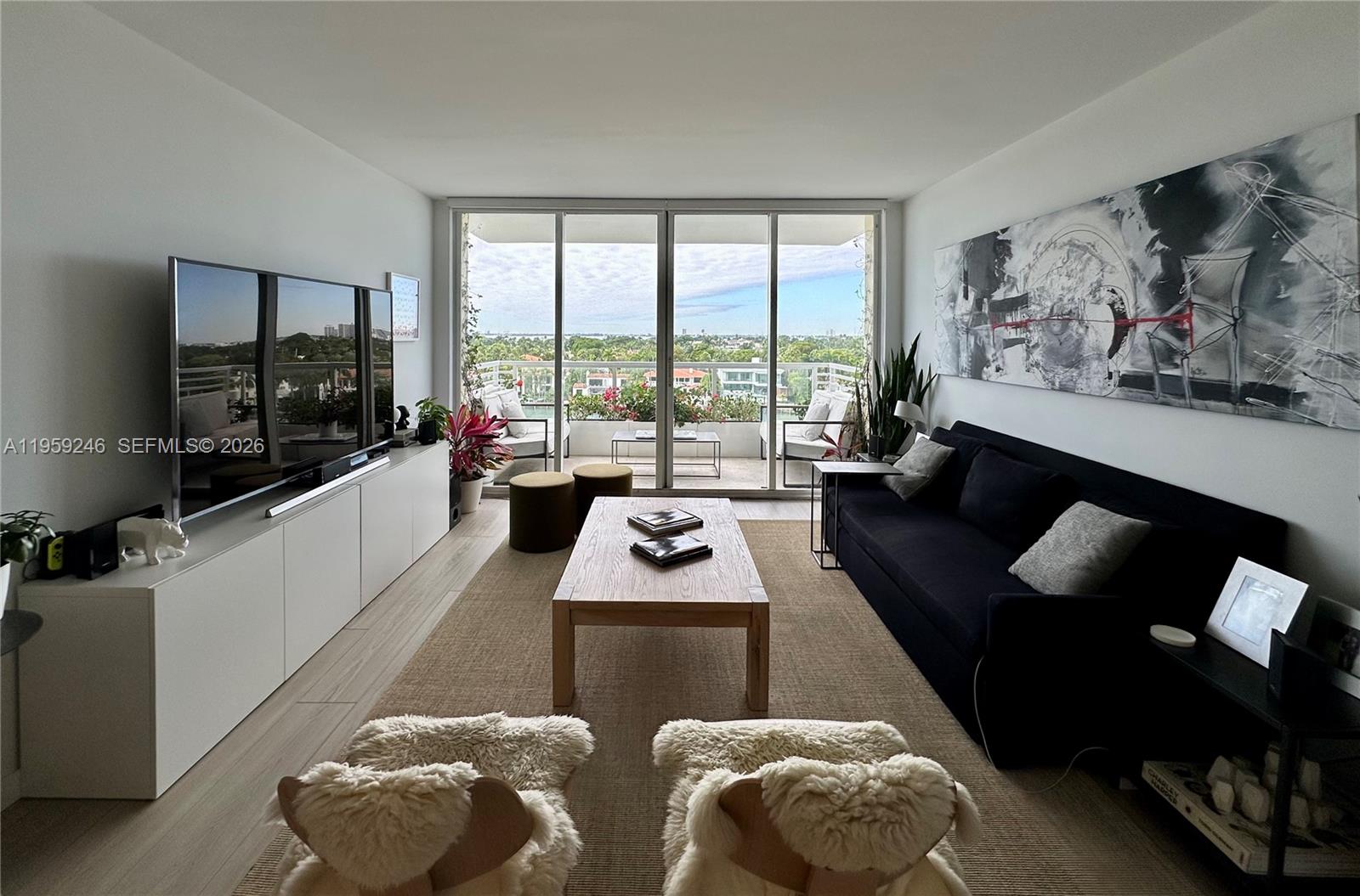 5600 Collins Ave #8P