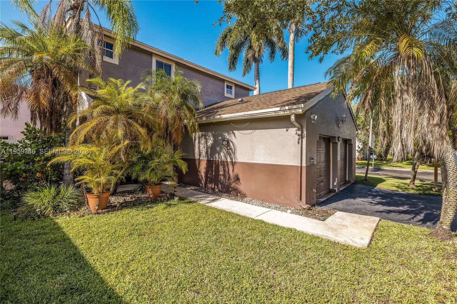 20709 NW 1st St Pembroke Pines, FL 33029