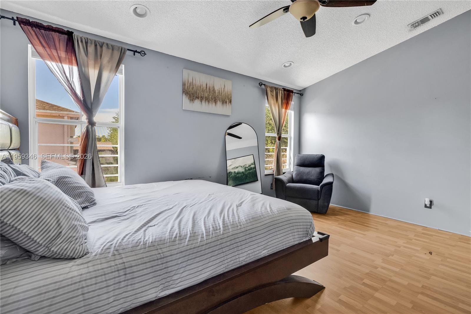 20709 NW 1st St Pembroke Pines, FL 33029