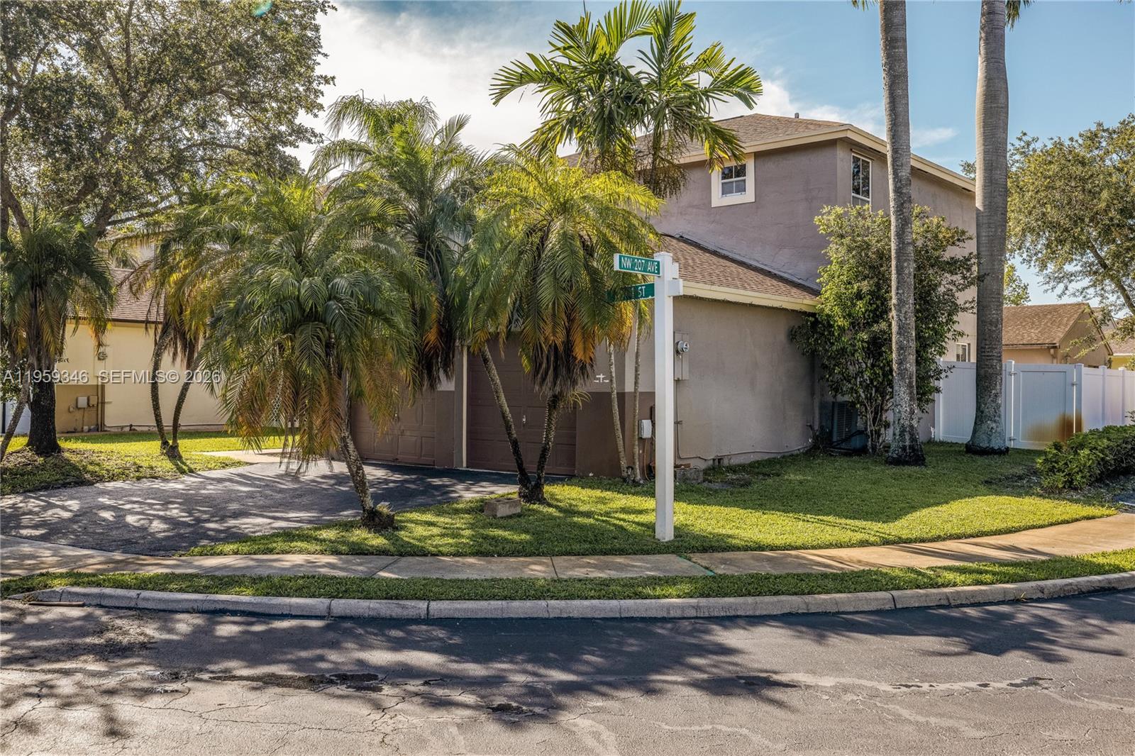 20709 NW 1st St Pembroke Pines, FL 33029