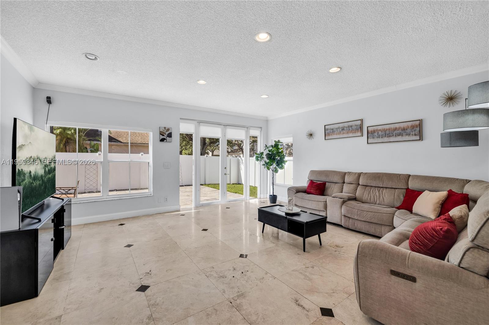 20709 NW 1st St Pembroke Pines, FL 33029