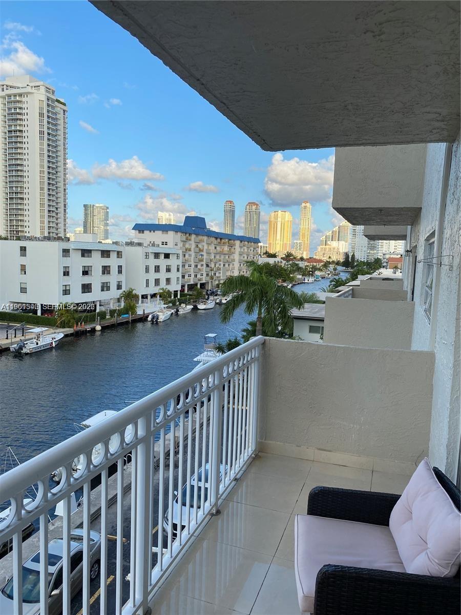 3601 NE 170th St #407