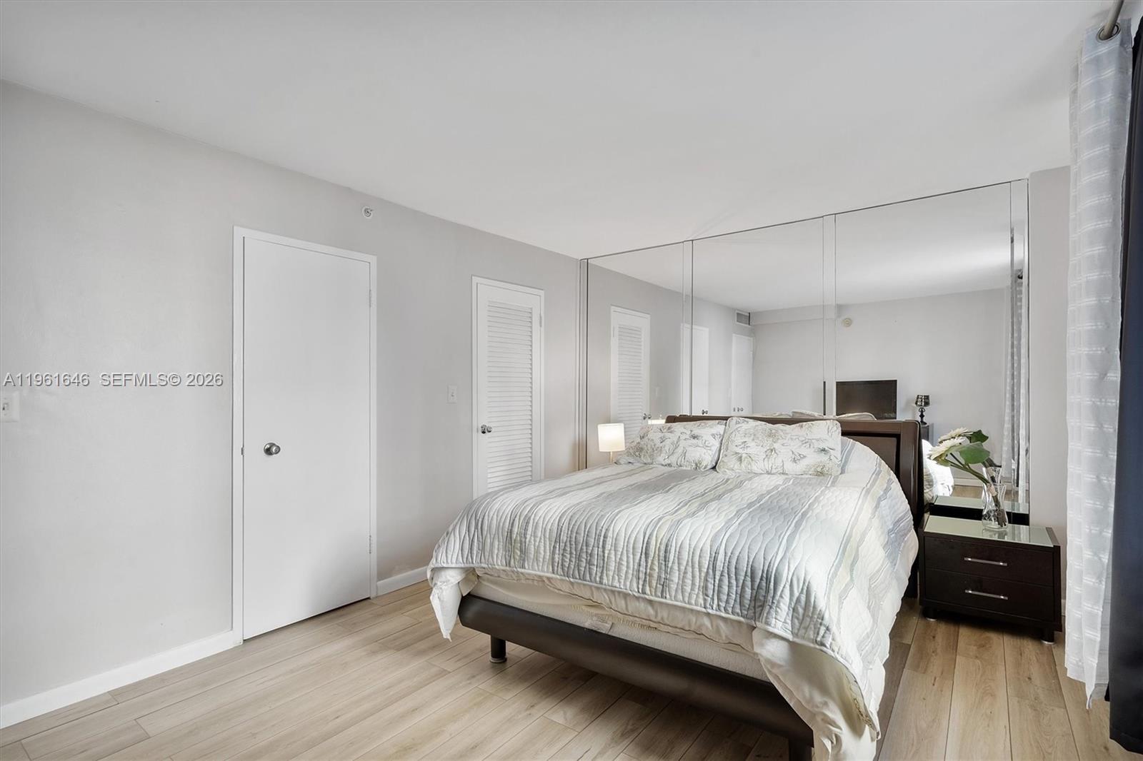 image Carlisle on the Ocean12