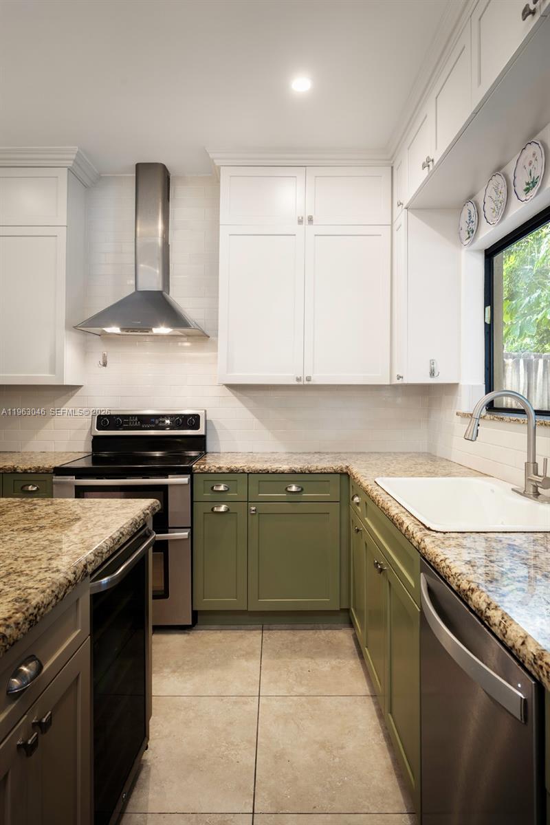 3760 Kumquat Ave Coconut Grove, FL 33133