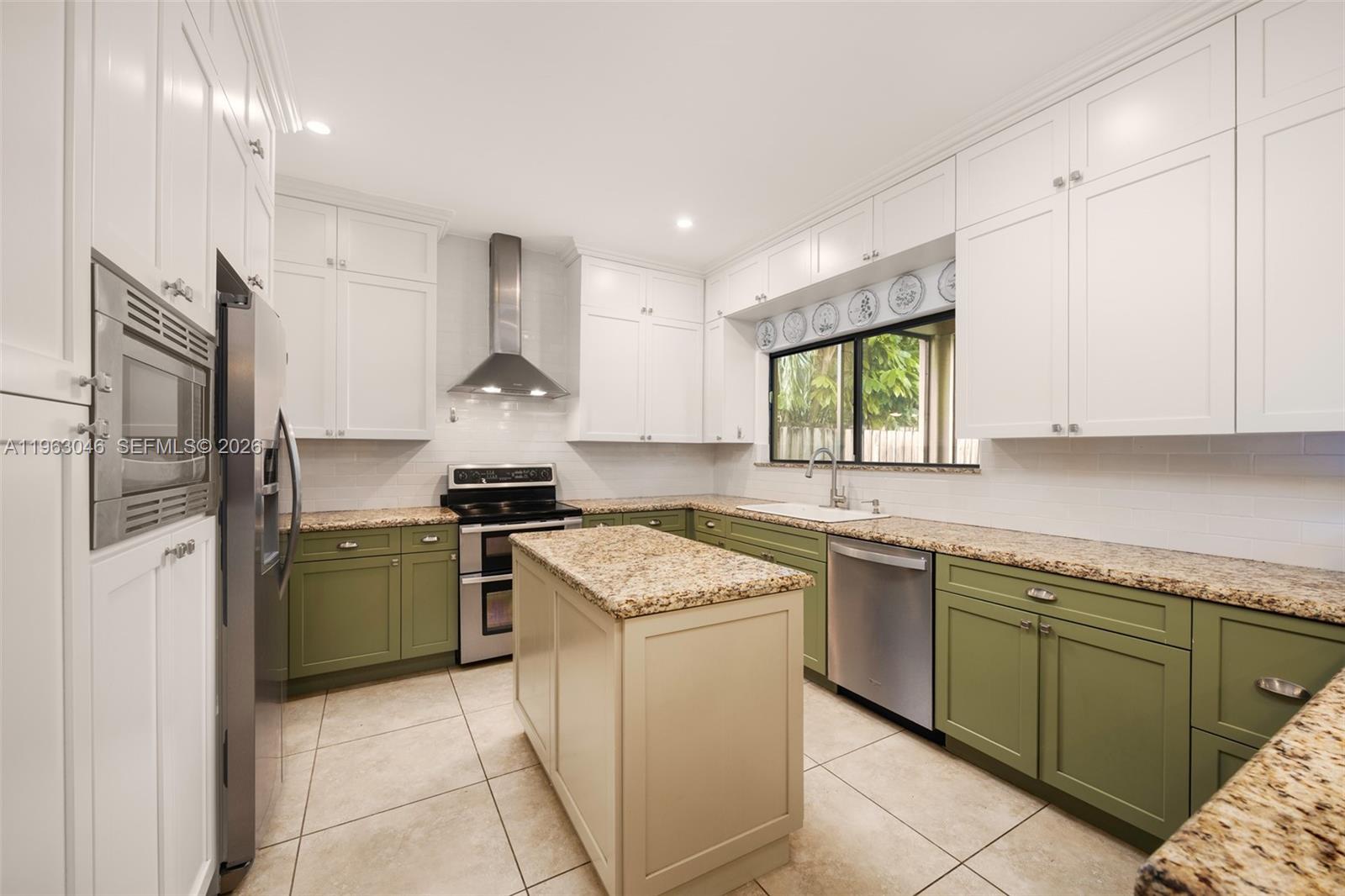 3760 Kumquat Ave Coconut Grove, FL 33133