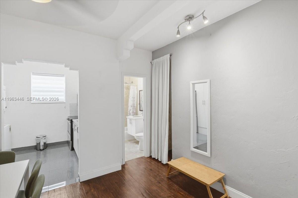 736 12th St #7 Miami Beach, FL 33139