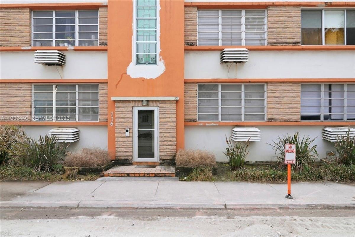 736 12th St #7 Miami Beach, FL 33139