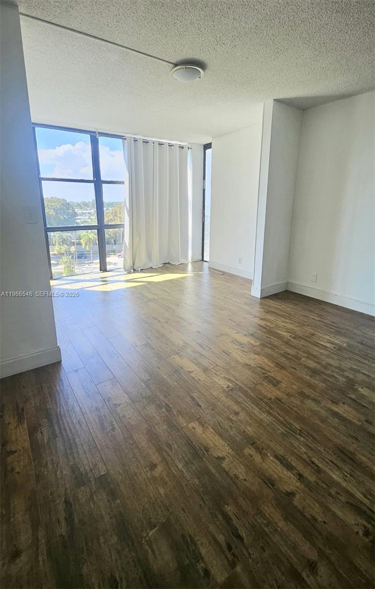 1000 Parkview Dr #605 Hallandale Beach, FL 33009