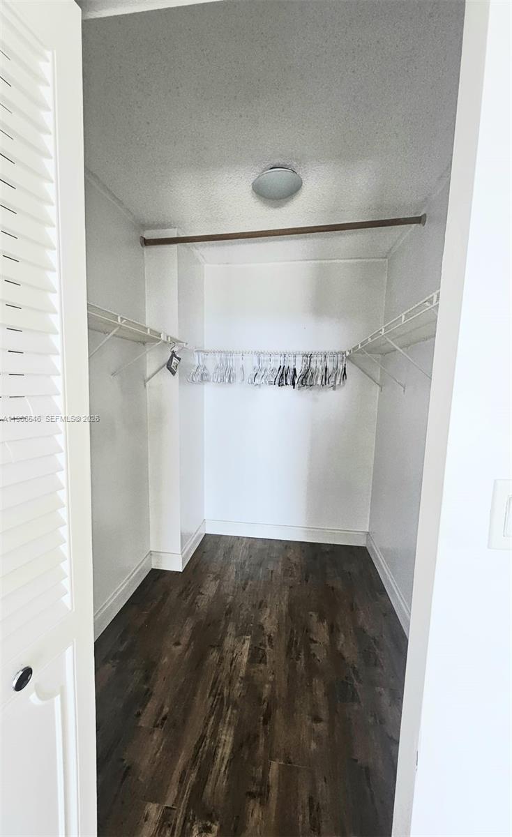 1000 Parkview Dr #605 Hallandale Beach, FL 33009