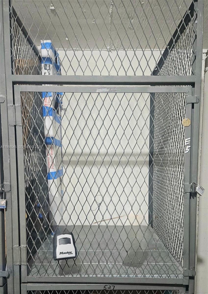 1000 Parkview Dr #605 Hallandale Beach, FL 33009