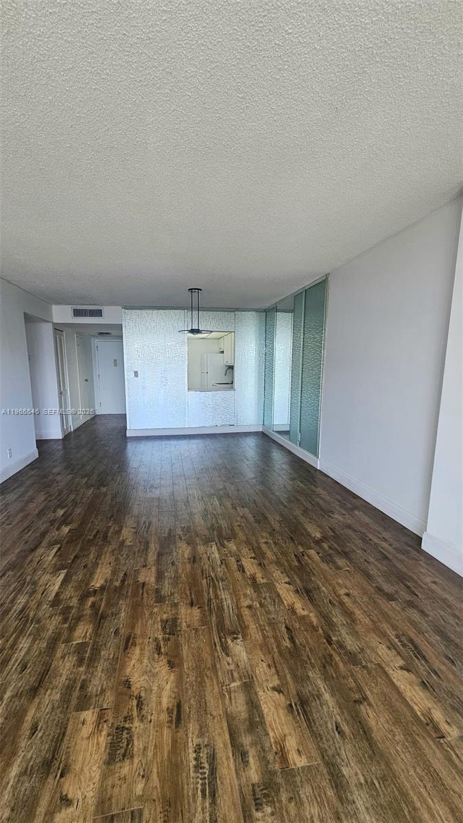 1000 Parkview Dr #605 Hallandale Beach, FL 33009