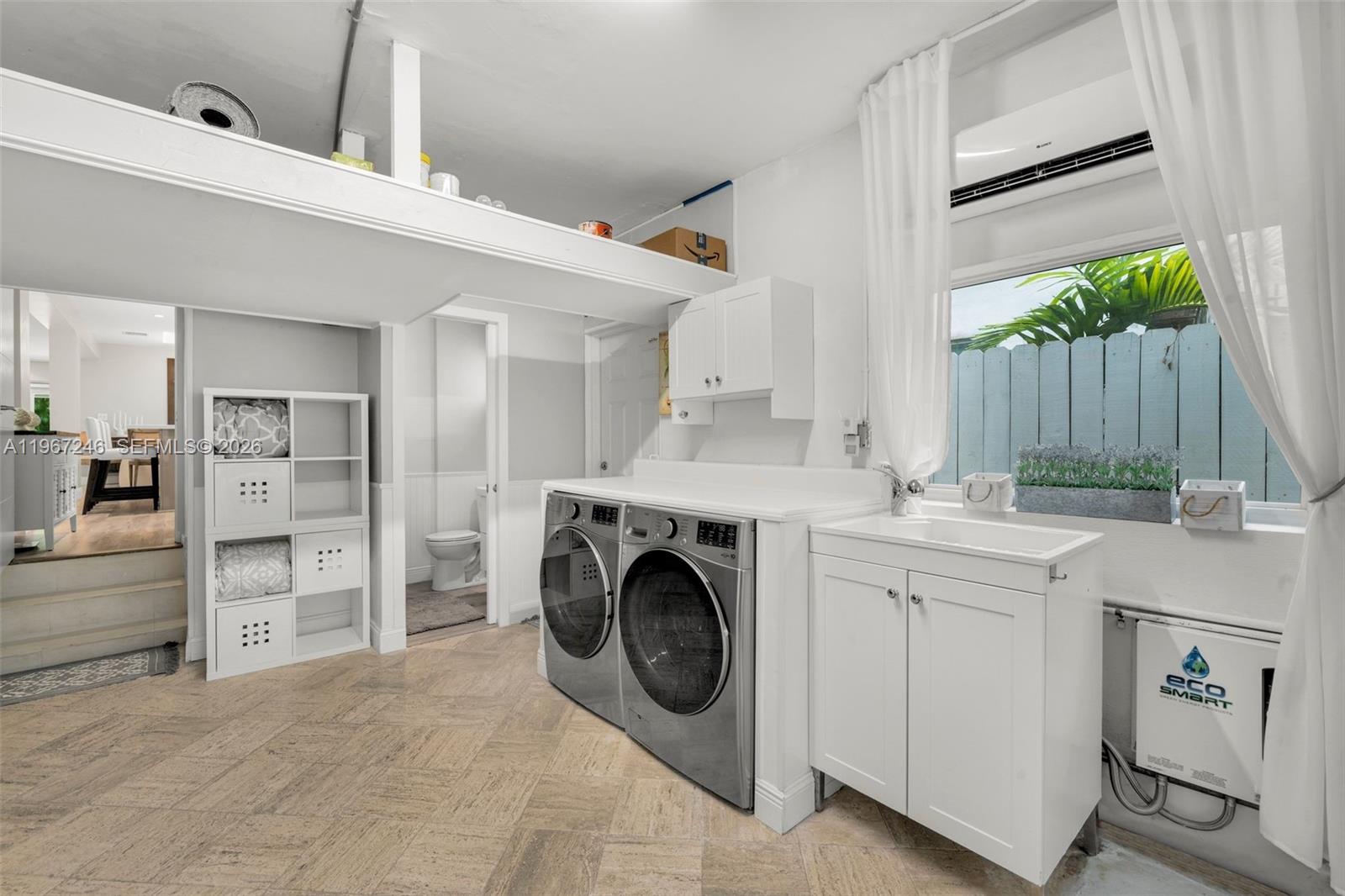 736 W 51st St Miami Beach, FL 33140