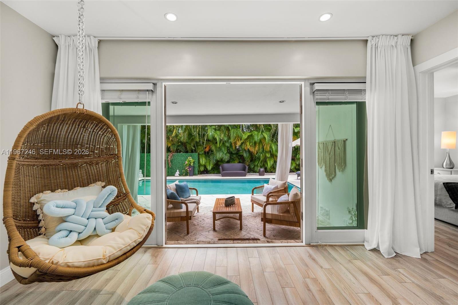 736 W 51st St Miami Beach, FL 33140