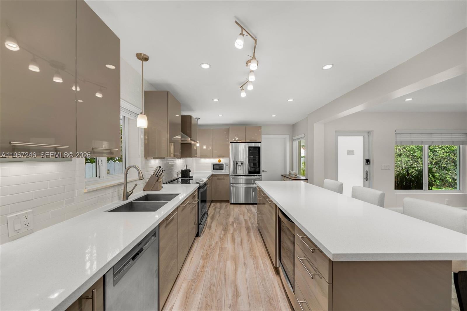 736 W 51st St Miami Beach, FL 33140