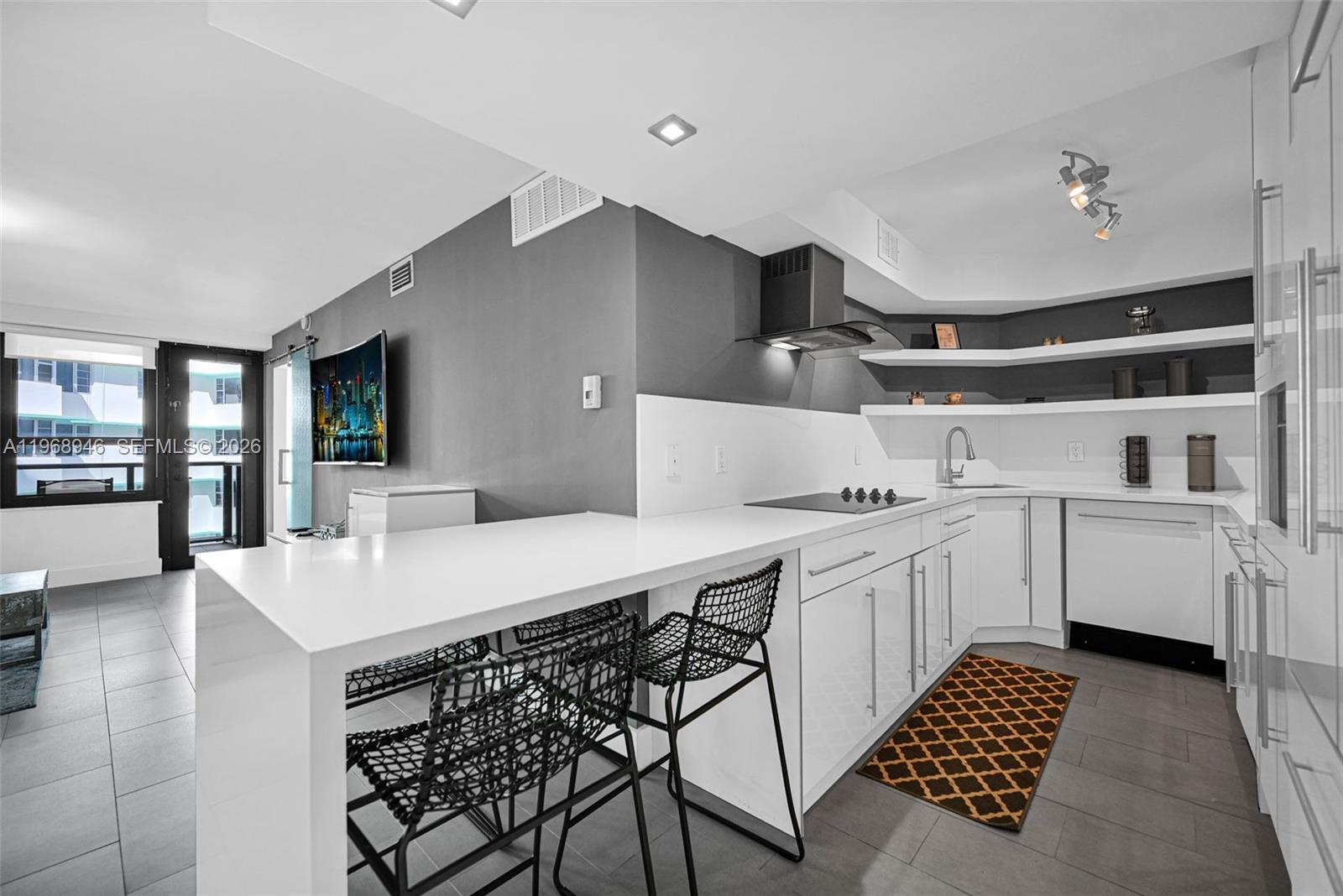 5225 Collins Ave #714 Miami Beach, FL 33140