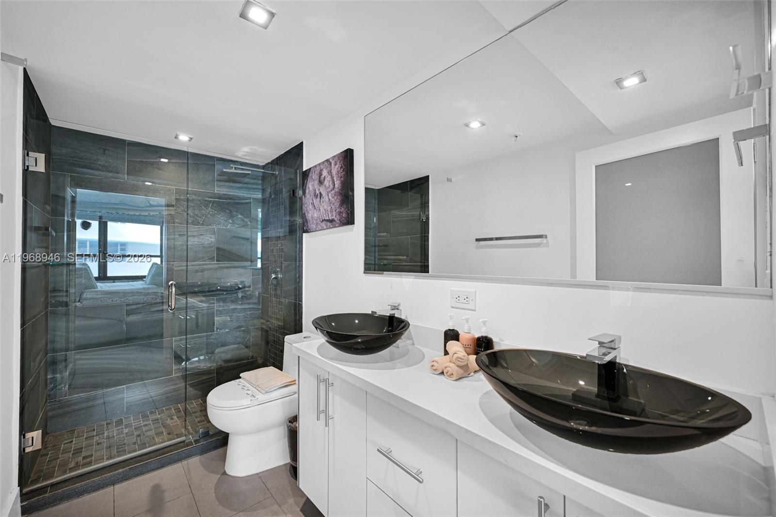 5225 Collins Ave #714 Miami Beach, FL 33140