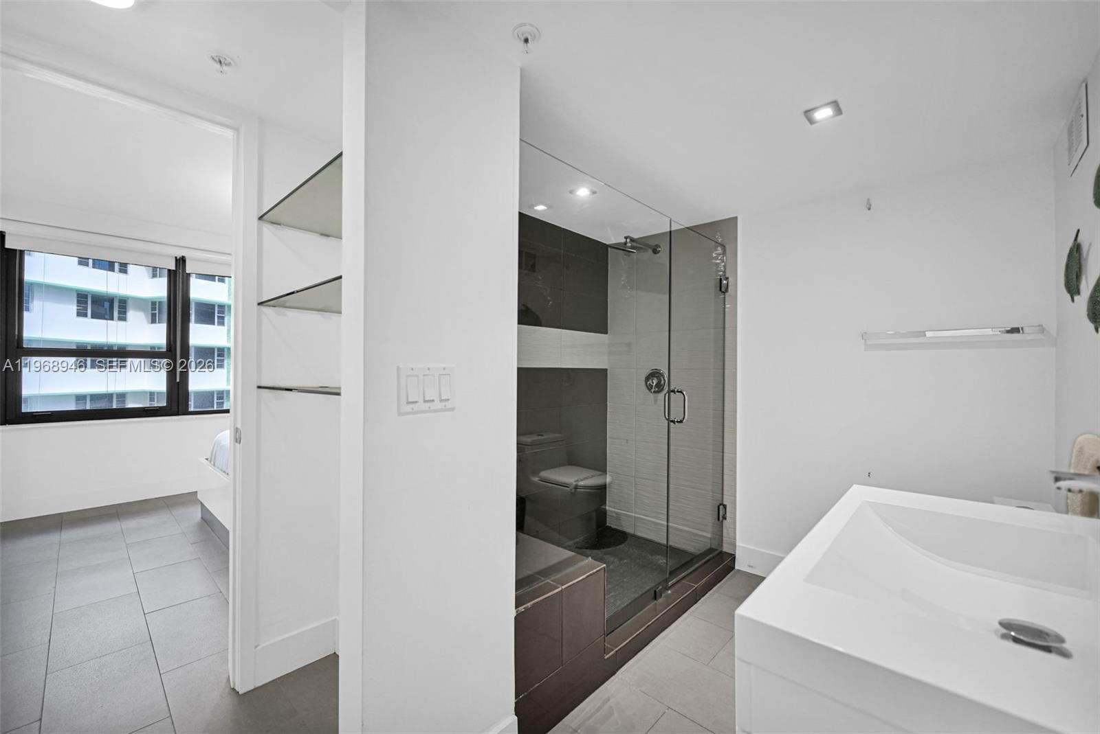 5225 Collins Ave #714 Miami Beach, FL 33140