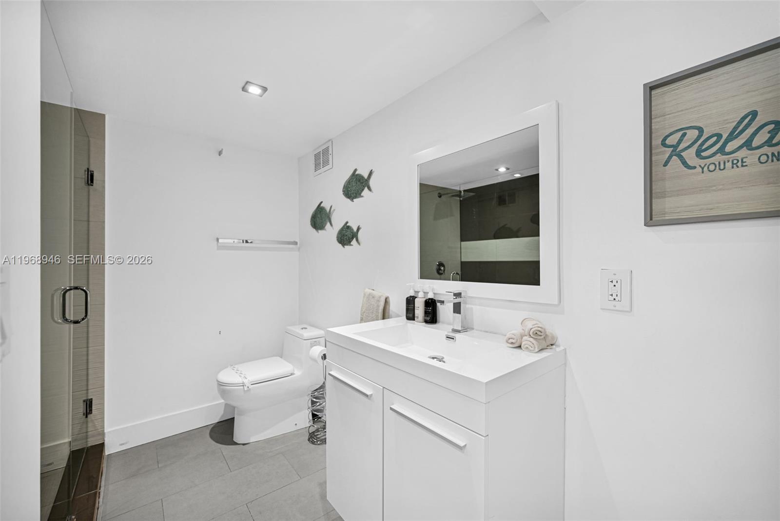 5225 Collins Ave #714 Miami Beach, FL 33140