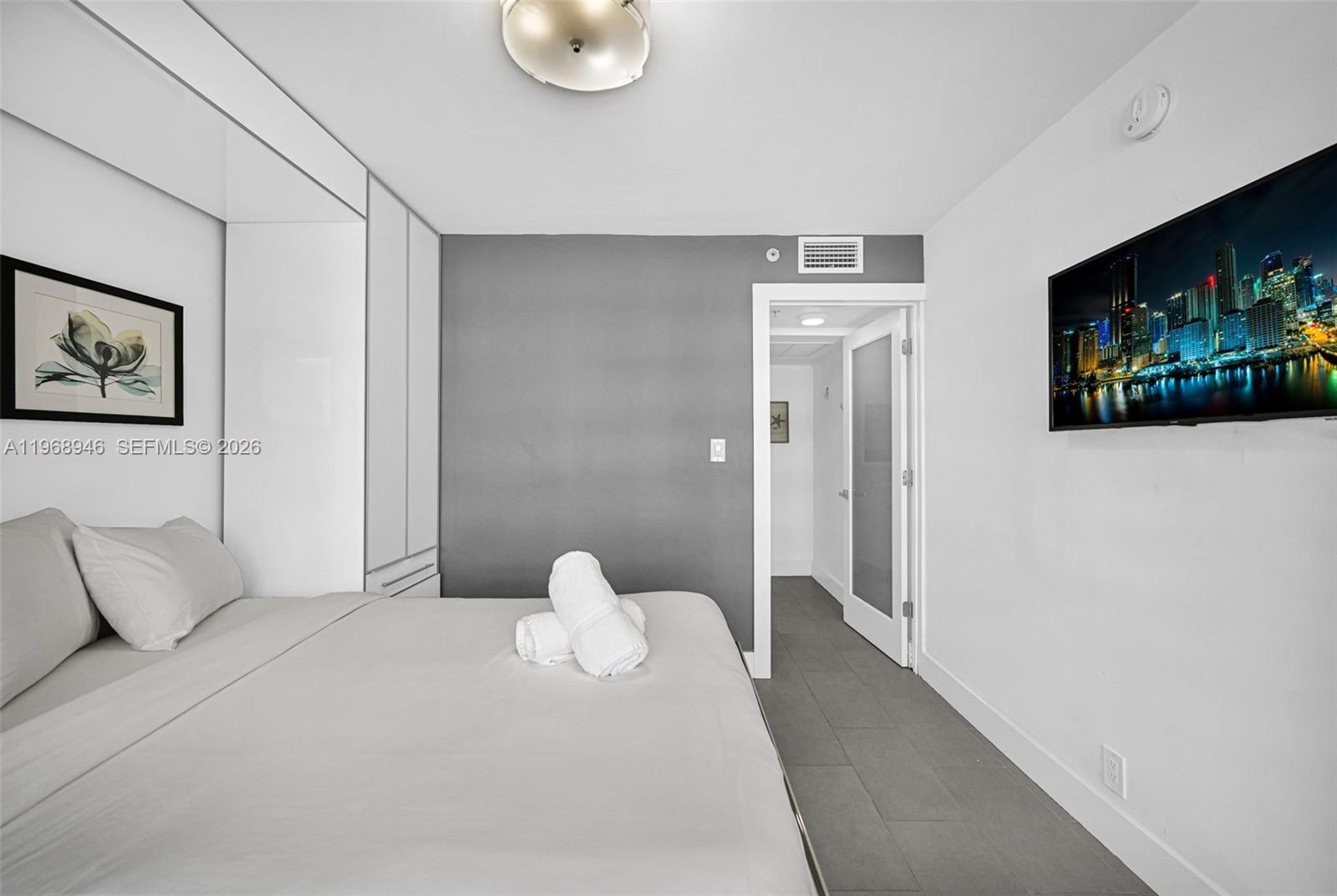 5225 Collins Ave #714 Miami Beach, FL 33140