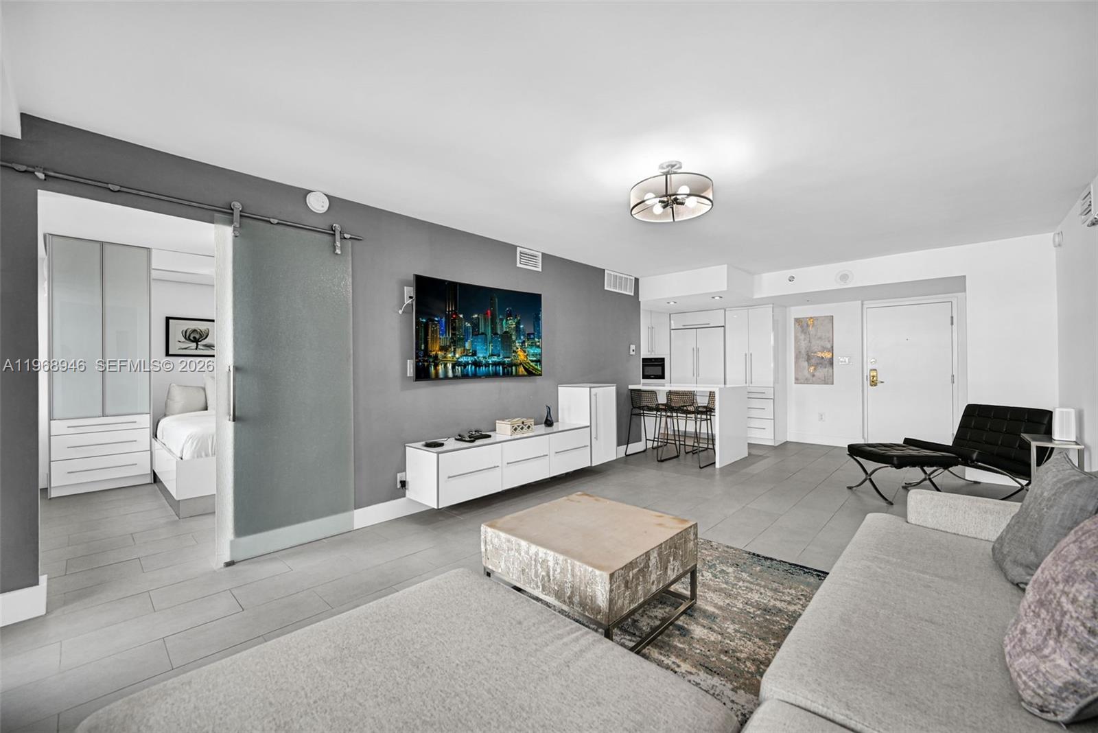 5225 Collins Ave #714 Miami Beach, FL 33140