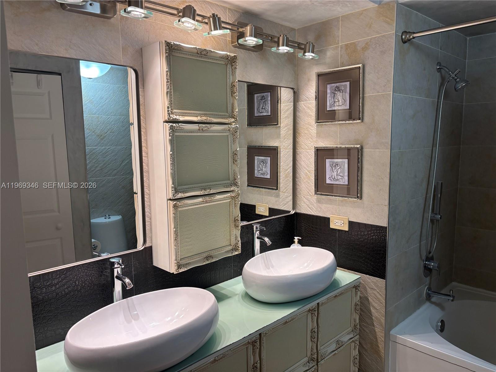 image Porto Bellagio Condo11