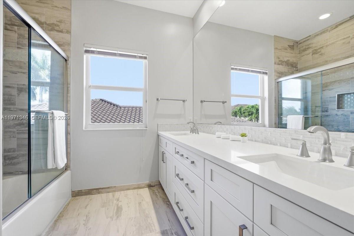 864 NW 123rd Dr Coral Springs, FL 33071