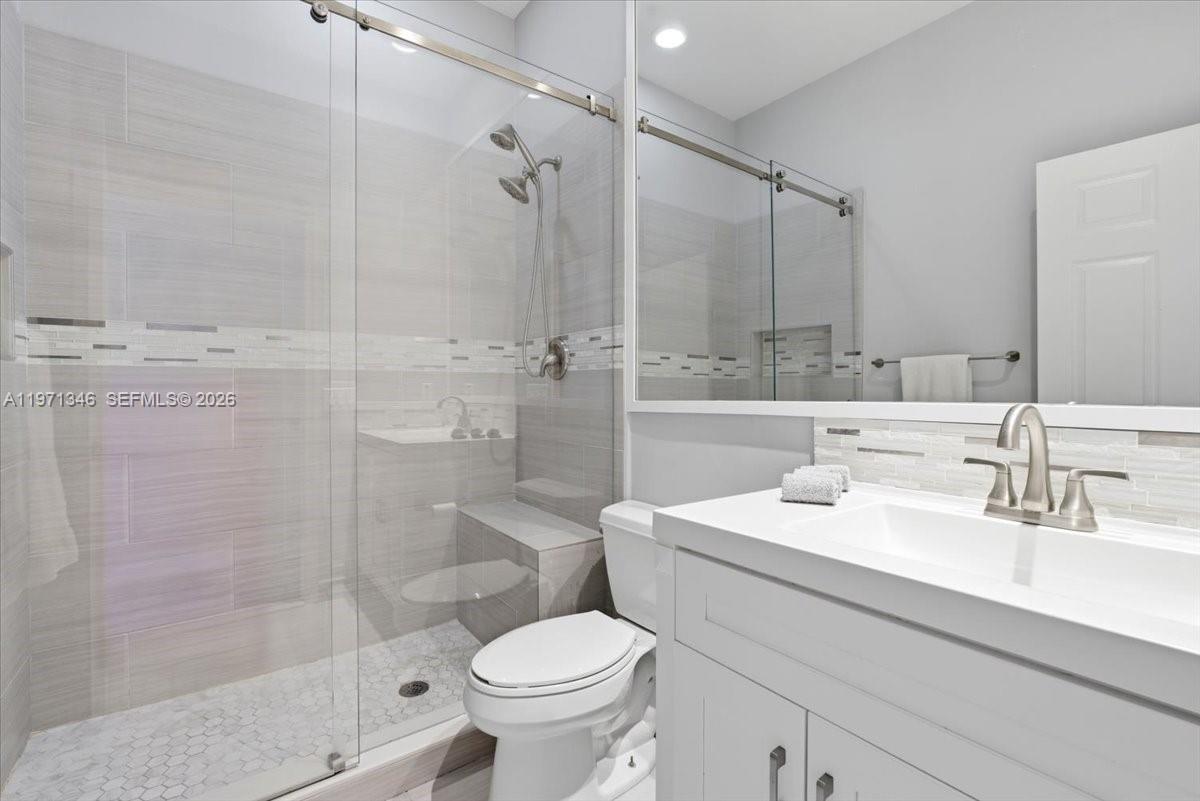 864 NW 123rd Dr Coral Springs, FL 33071