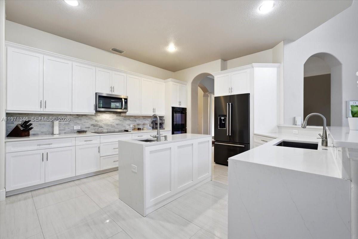 864 NW 123rd Dr Coral Springs, FL 33071