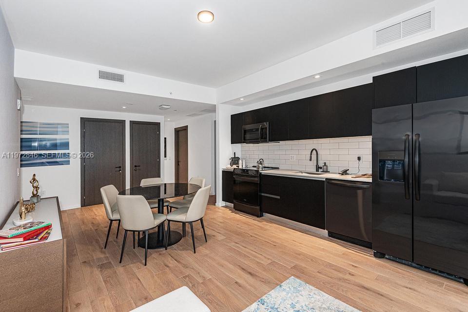 398 NE 5th St #2418 Miami, FL 33132