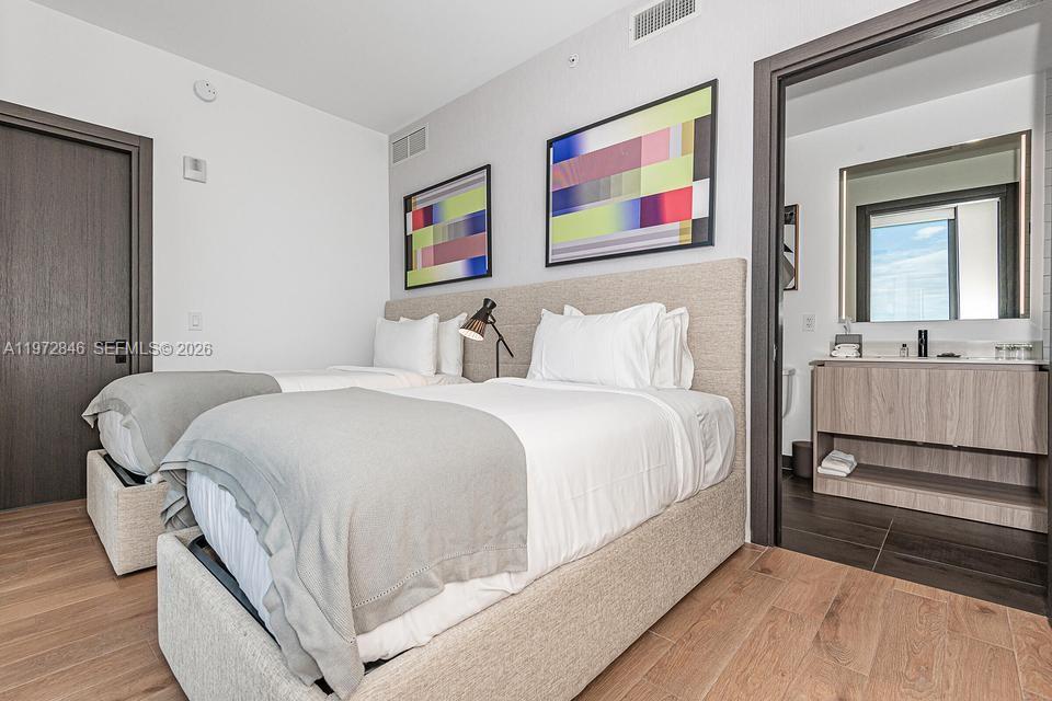 398 NE 5th St #2418 Miami, FL 33132