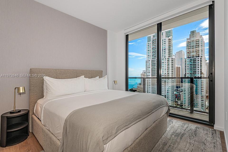 398 NE 5th St #2418 Miami, FL 33132