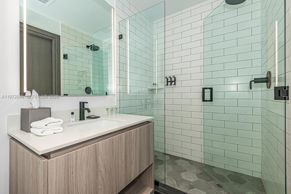 398 NE 5th St #2418 Miami, FL 33132