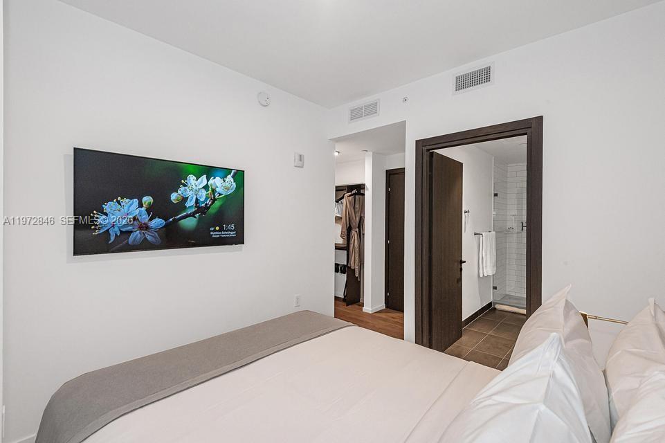 398 NE 5th St #2418 Miami, FL 33132