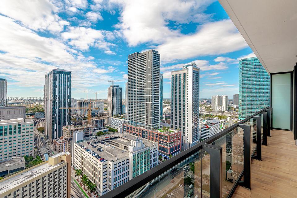 398 NE 5th St #2418 Miami, FL 33132