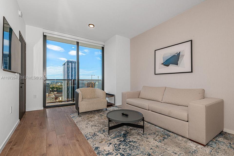 398 NE 5th St #2418 Miami, FL 33132