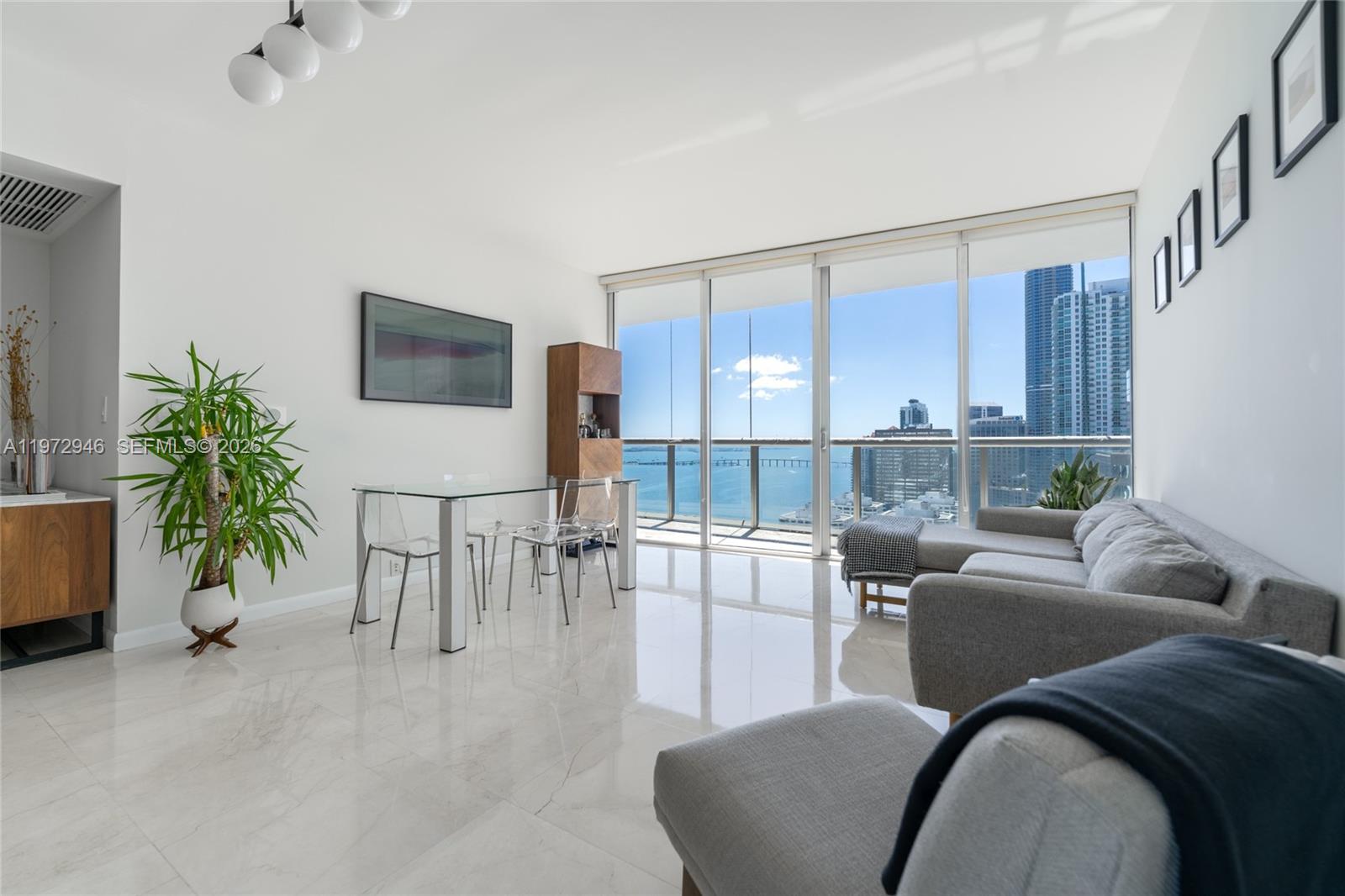 495 Brickell Ave #3211